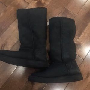 Black Tall UGG boots 6w great condition